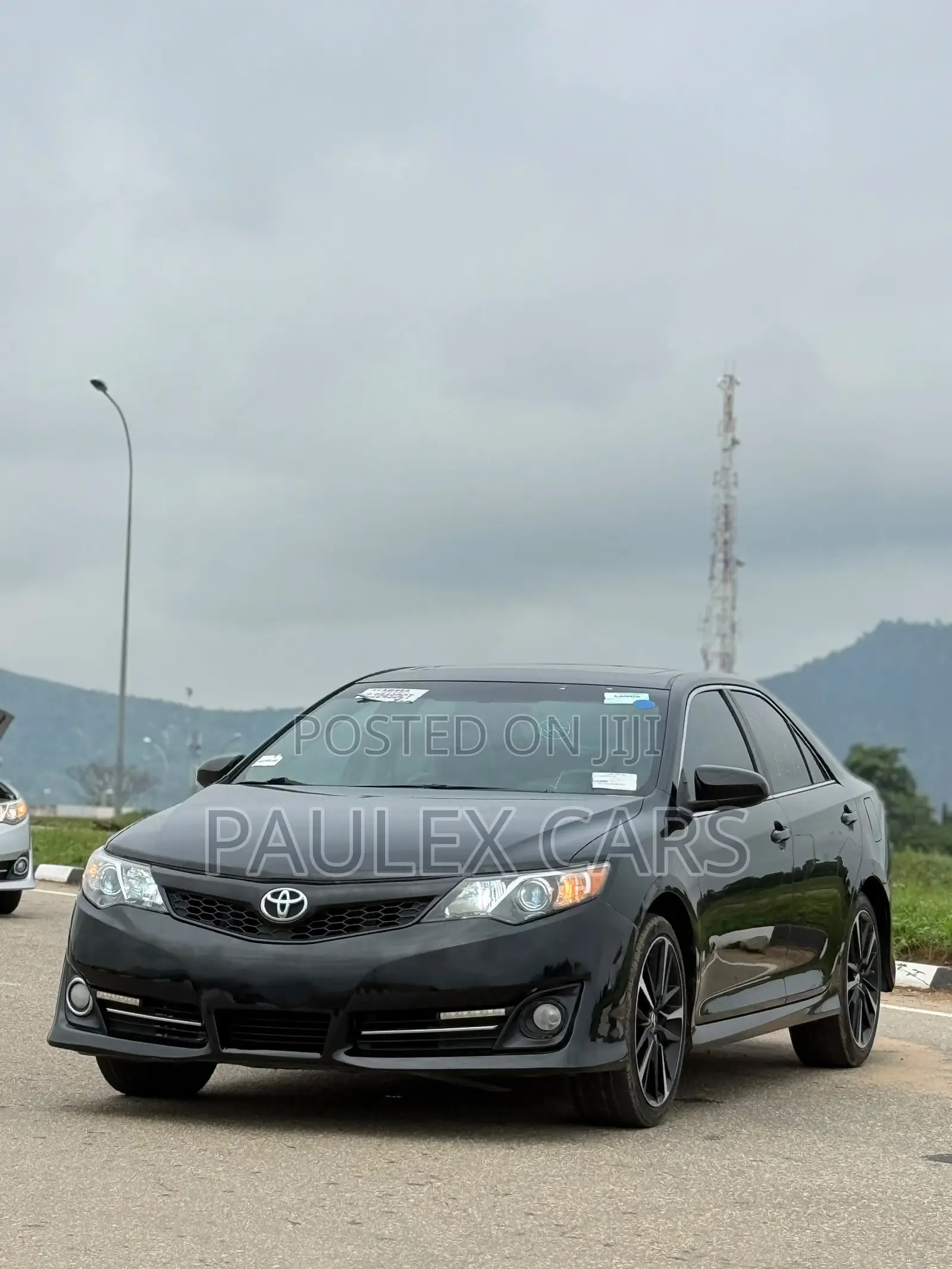 Toyota Camry SE Sport 4dr Sedan w/Prod. End 11/13 (2.5L 4cyl 6A) 2014