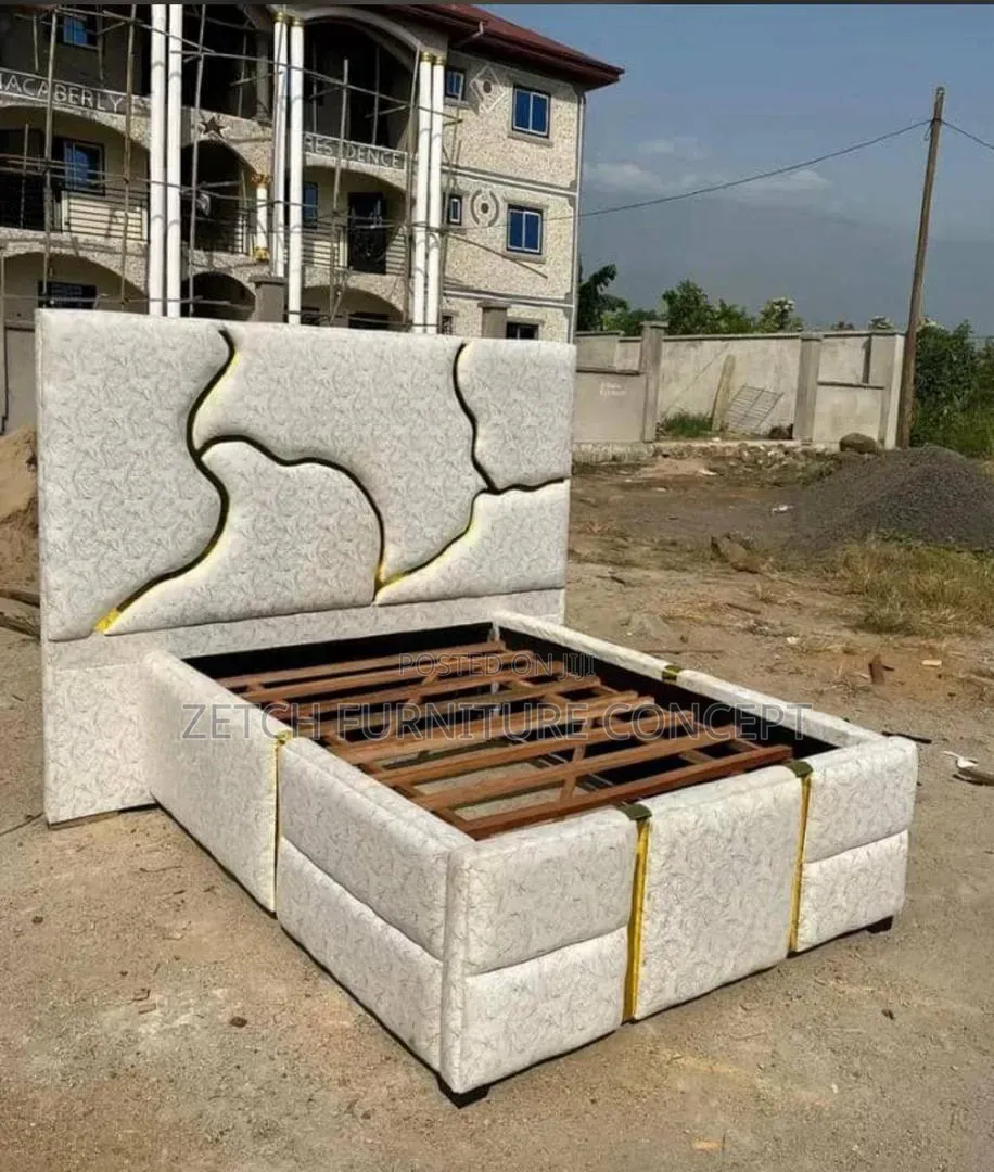 6x6 Padded Bedstand