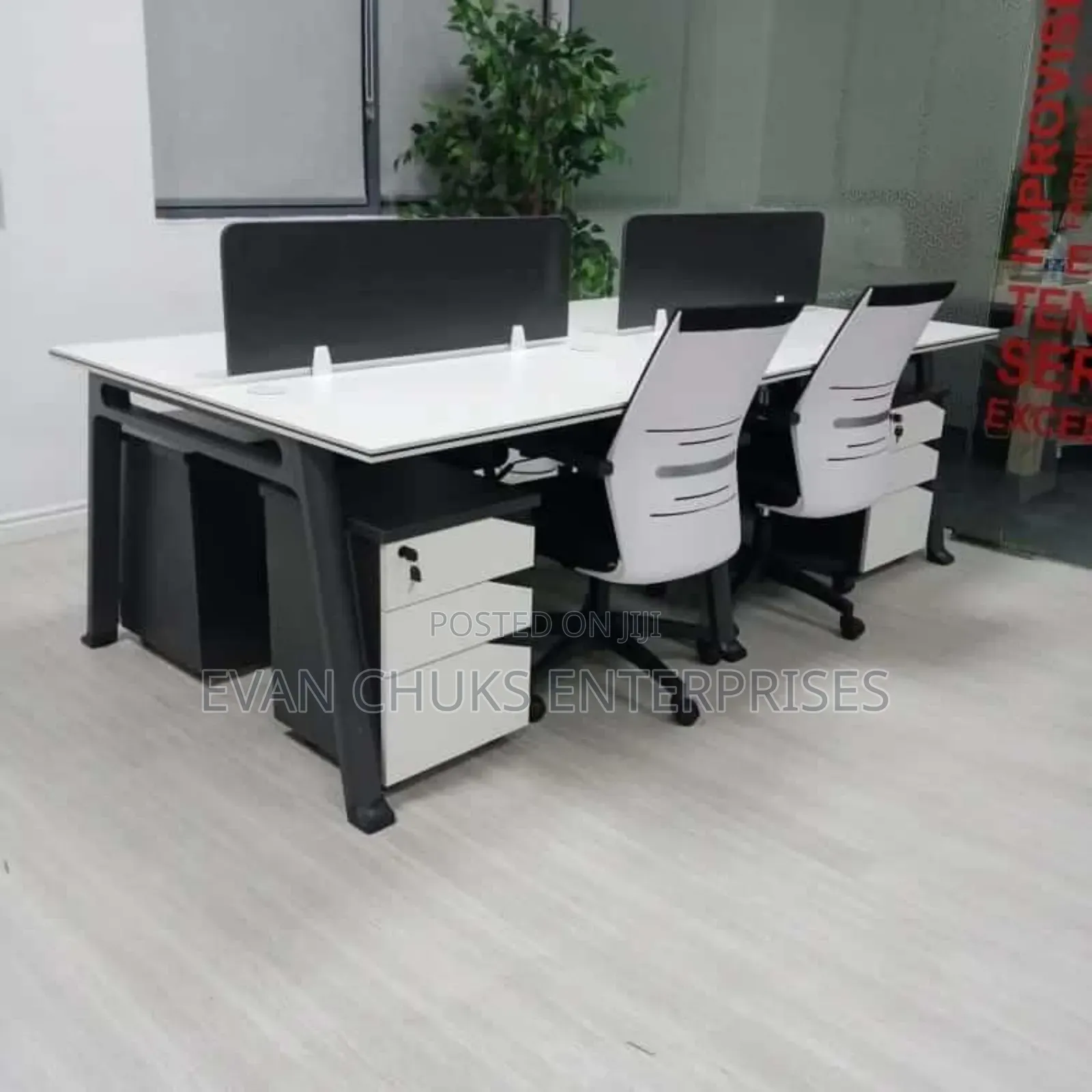 Work Station by 4 Sit