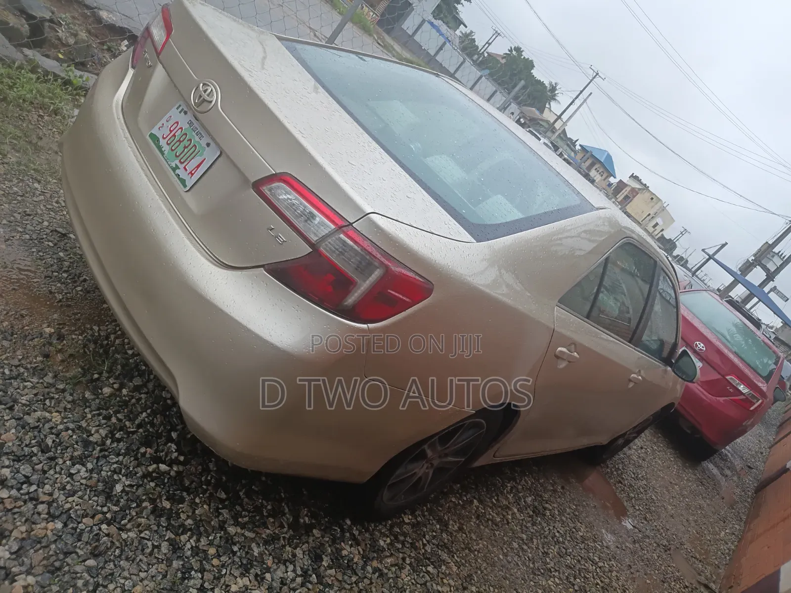 Toyota Camry LE 4dr Sedan (2.5L 4cyl 6A) 2012 Gold
