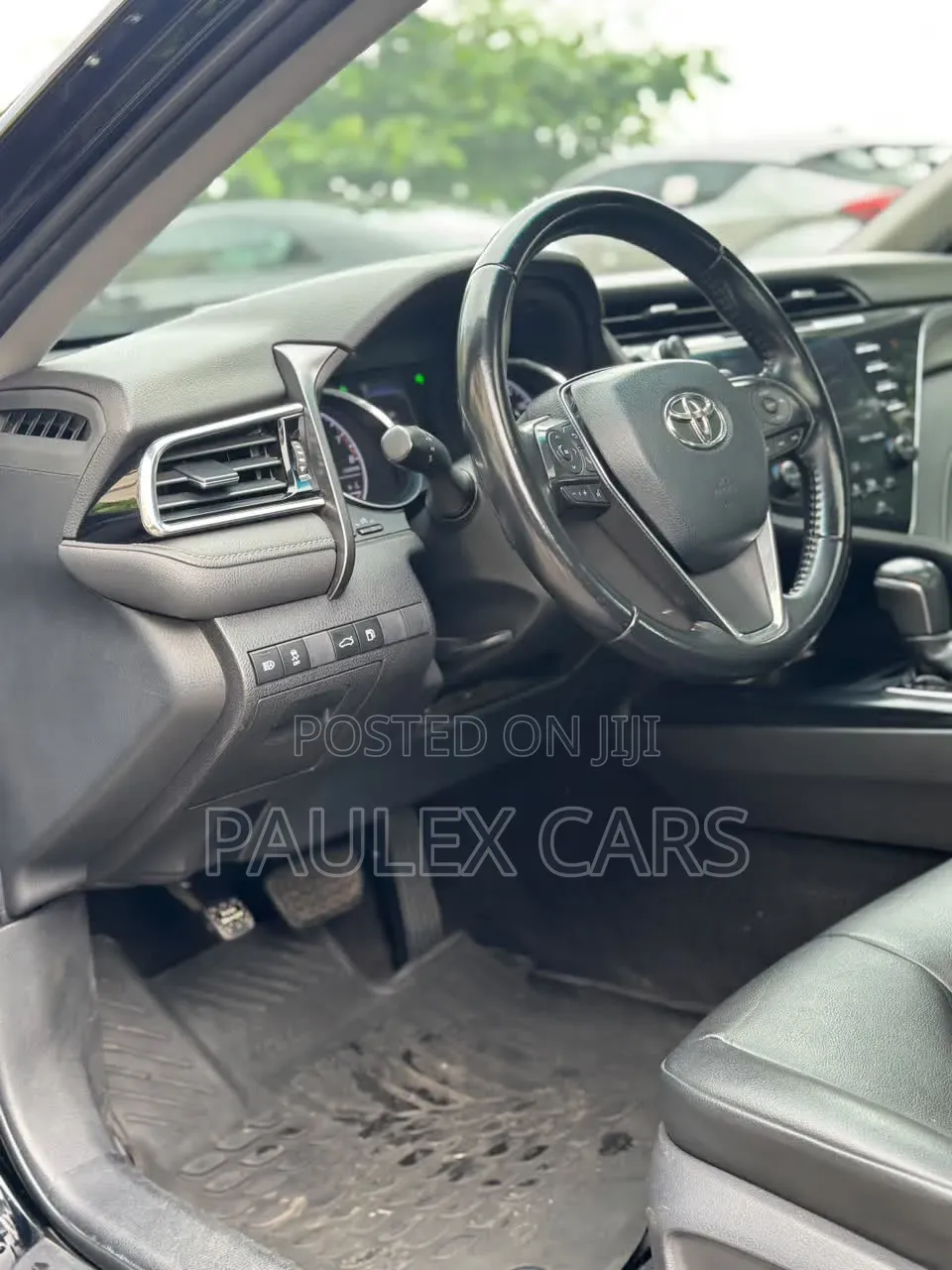 Toyota Camry SE FWD (2.5L 4cyl 8AM) 2018 Black