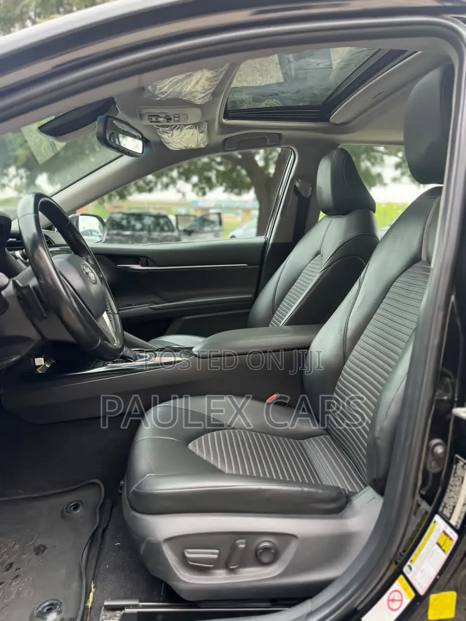 Toyota Camry SE FWD (2.5L 4cyl 8AM) 2018 Black