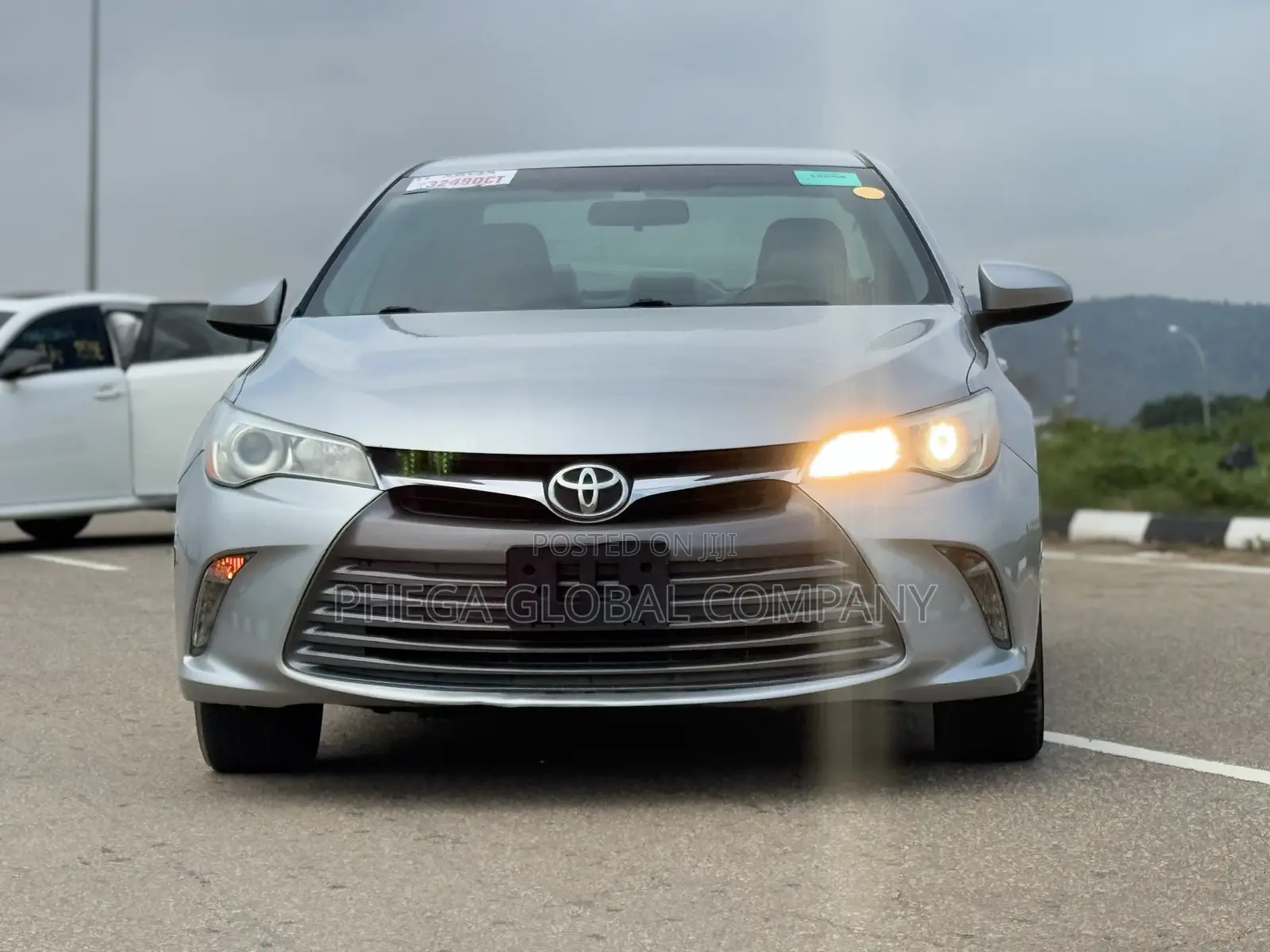 Toyota Camry XLE 4dr Sedan (2.5L 4cyl 6A) 2015 Silver
