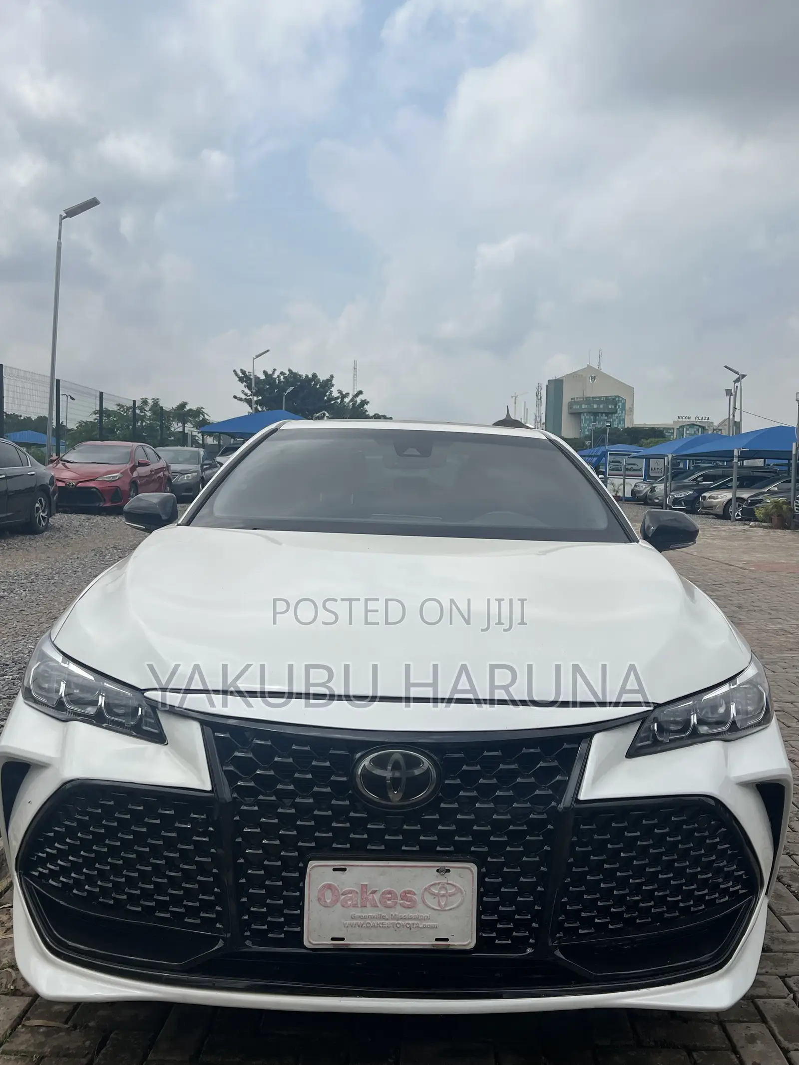Toyota Avalon XSE FWD Sedan (3.5L V6 8A) 2019 White