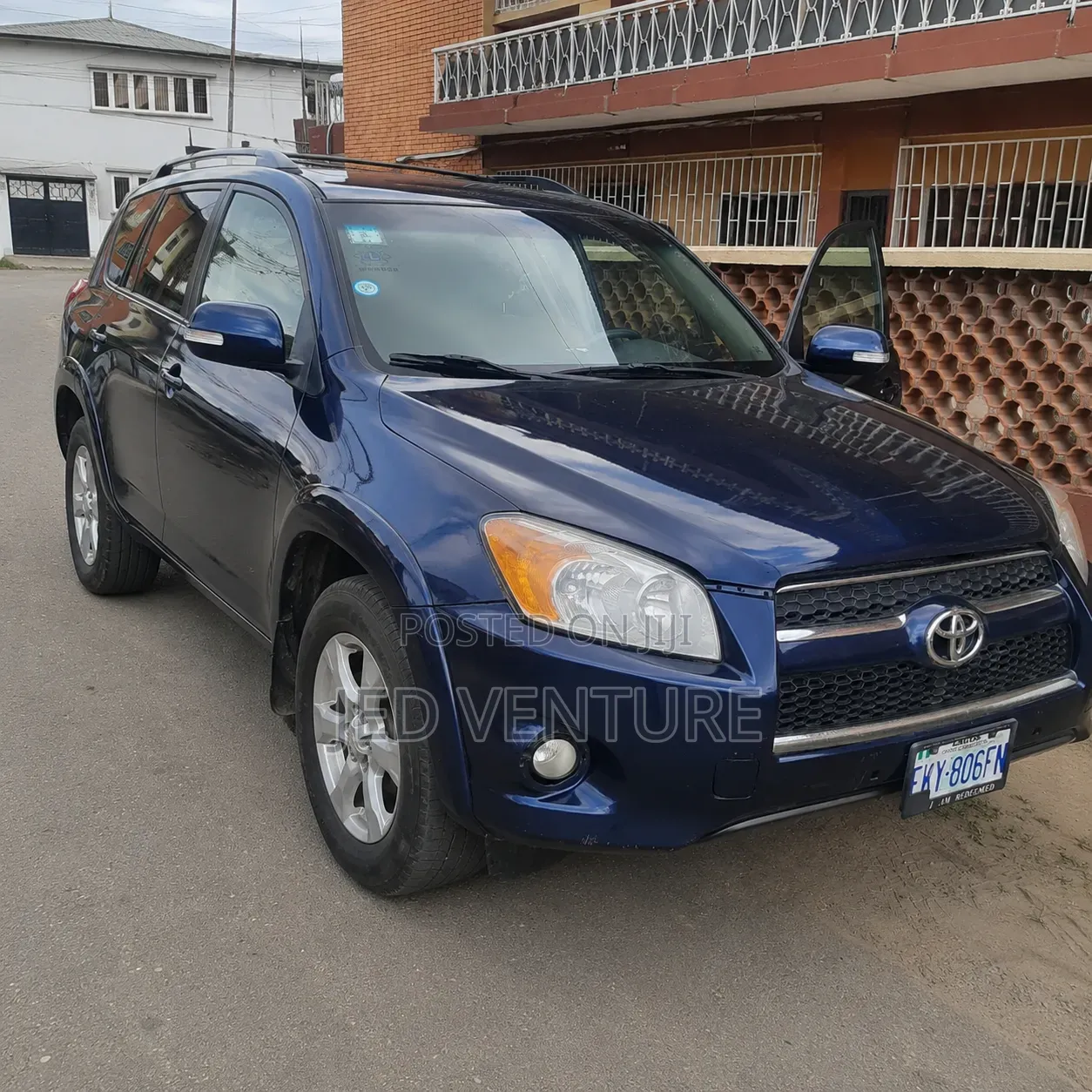 Toyota RAV4 2010 Blue