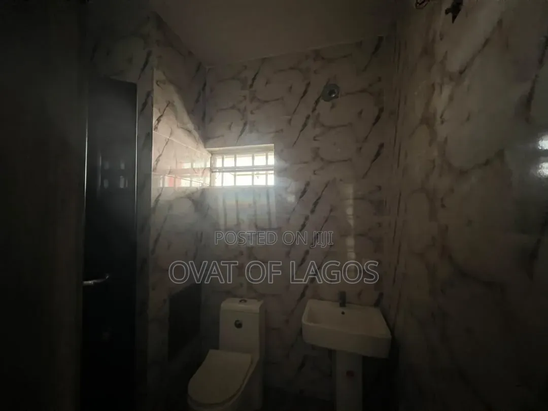 4bdrm Duplex in Ikota Lekki Lagos for rent