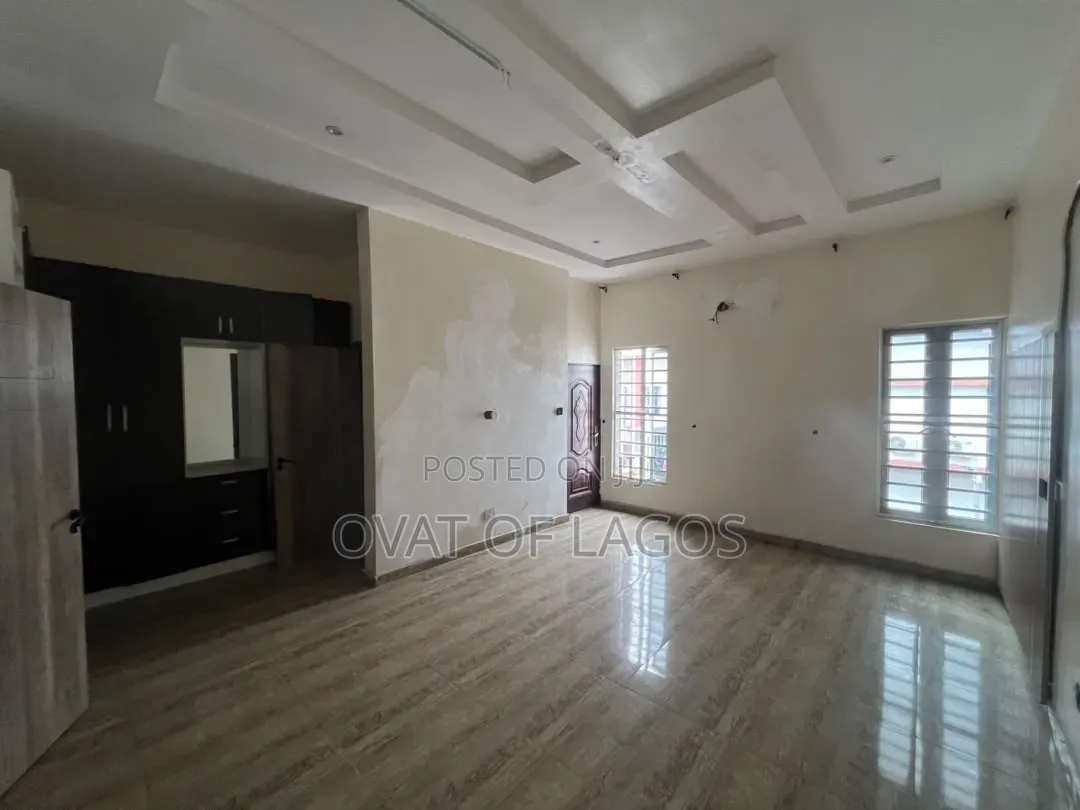 4bdrm Duplex in Ikota Lekki Lagos for rent