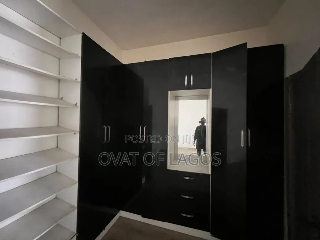 4bdrm Duplex in Ikota Lekki Lagos for rent