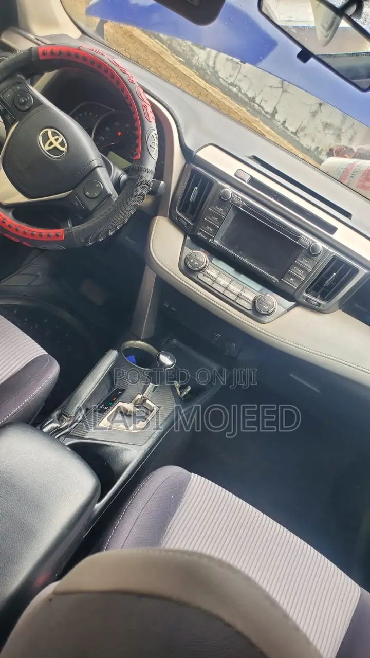 Toyota RAV4 LE AWD (2.5L 4cyl 6A) 2016 Blue
