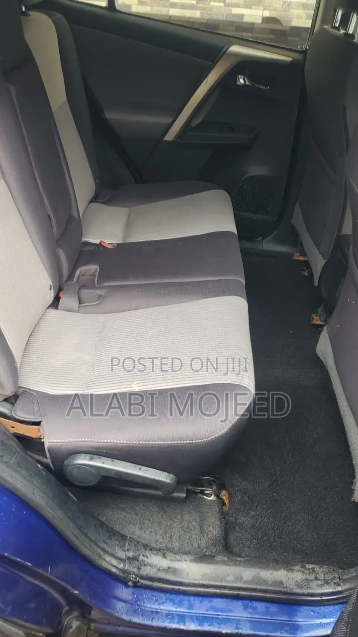 Toyota RAV4 LE AWD (2.5L 4cyl 6A) 2016 Blue