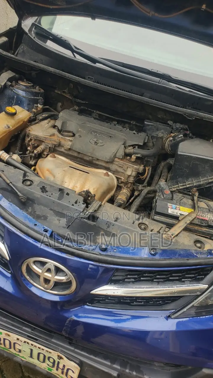 Toyota RAV4 LE AWD (2.5L 4cyl 6A) 2016 Blue