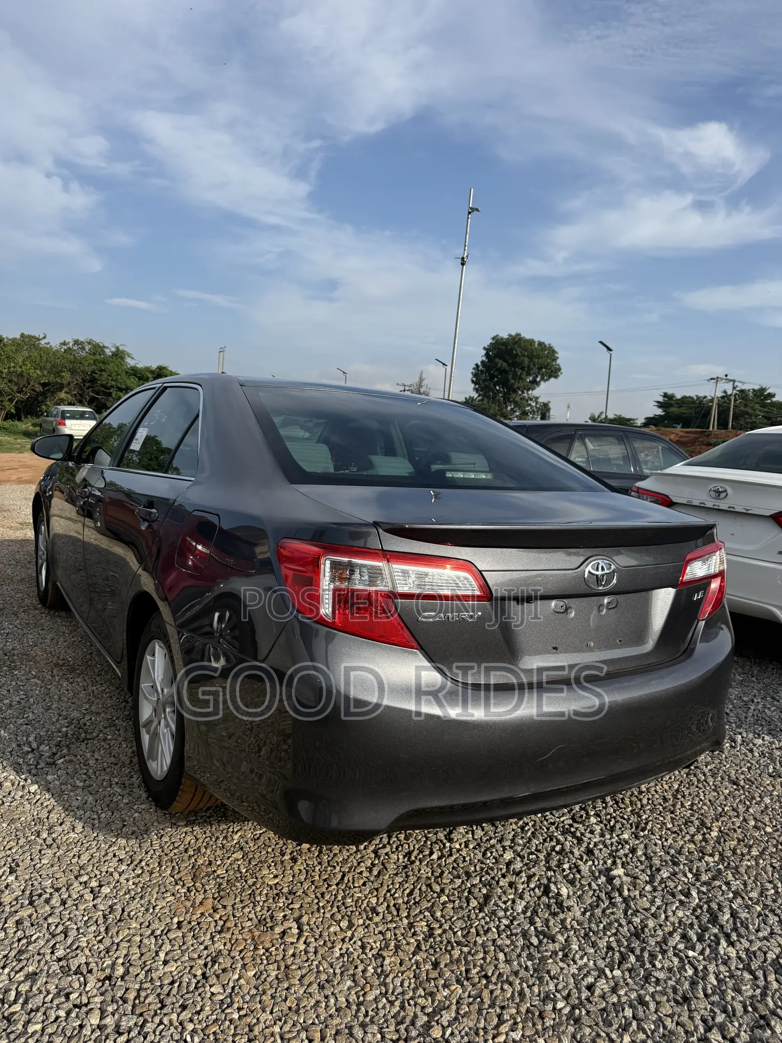 Toyota Camry LE 4dr Sedan (2.5L 4cyl 6A) 2013 Gray