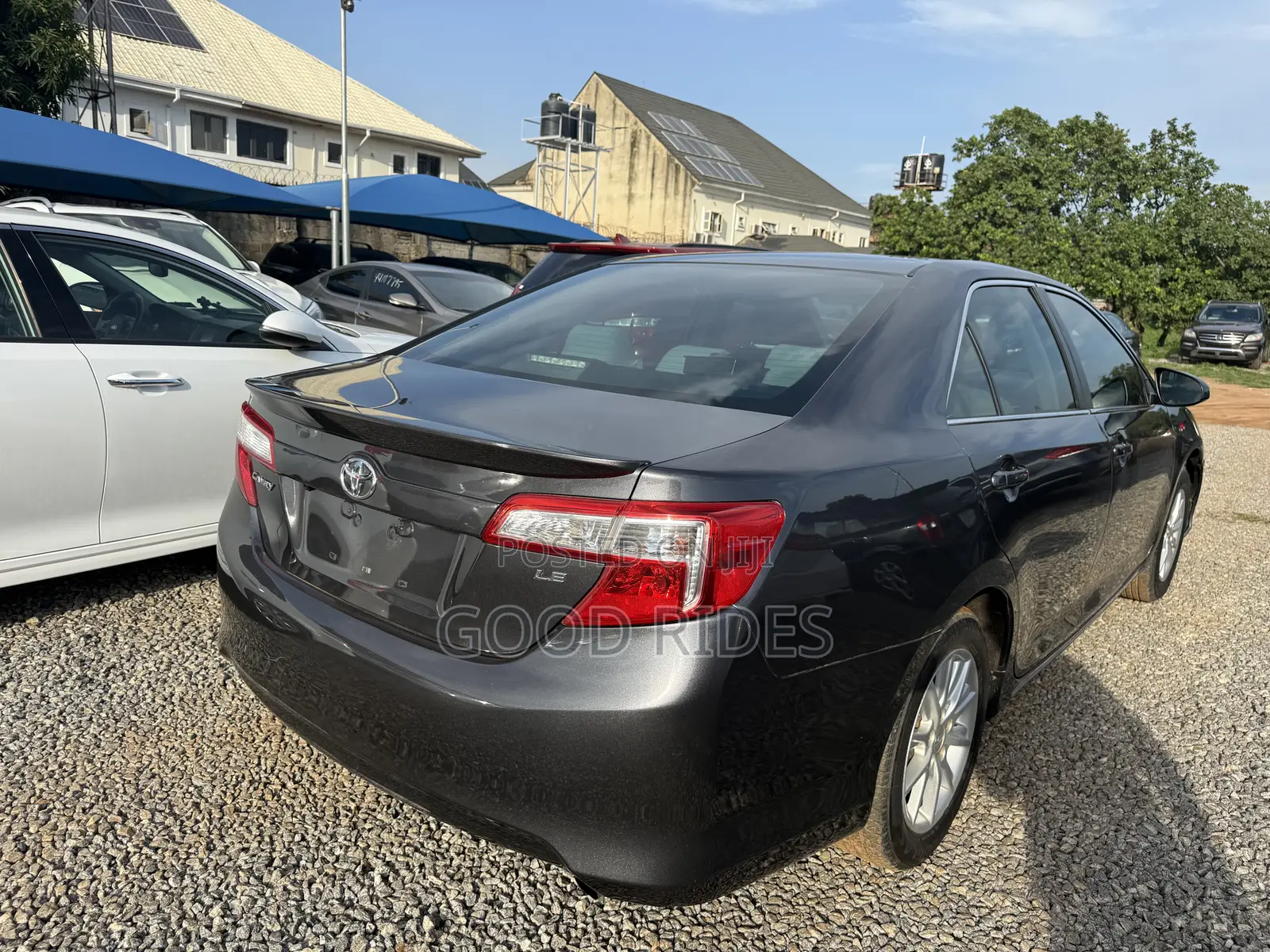 Toyota Camry LE 4dr Sedan (2.5L 4cyl 6A) 2013 Gray