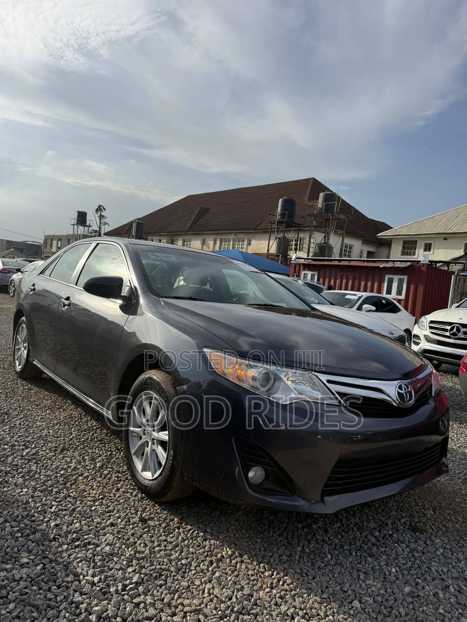 Toyota Camry LE 4dr Sedan (2.5L 4cyl 6A) 2013 Gray