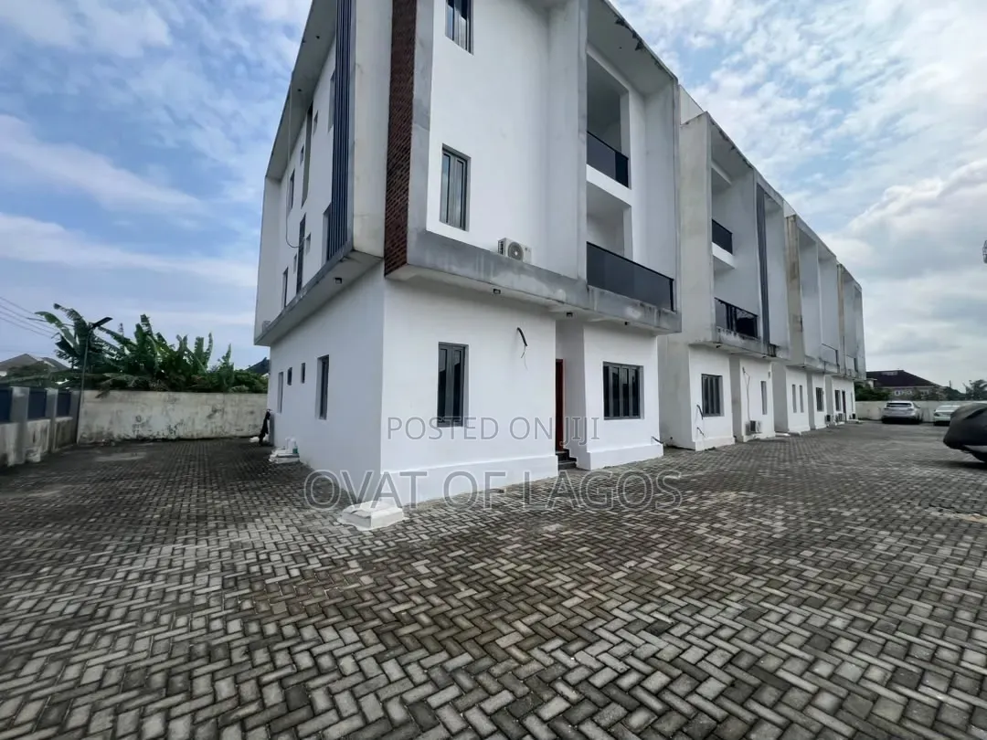3bdrm Apartment in Lekki Scheme 2 for sale