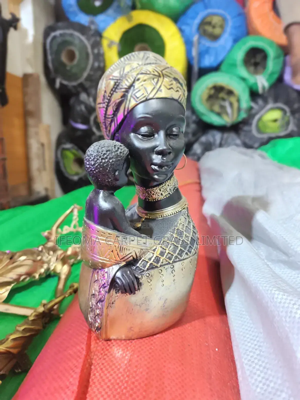 Figurine and Statues . Available in Bulk