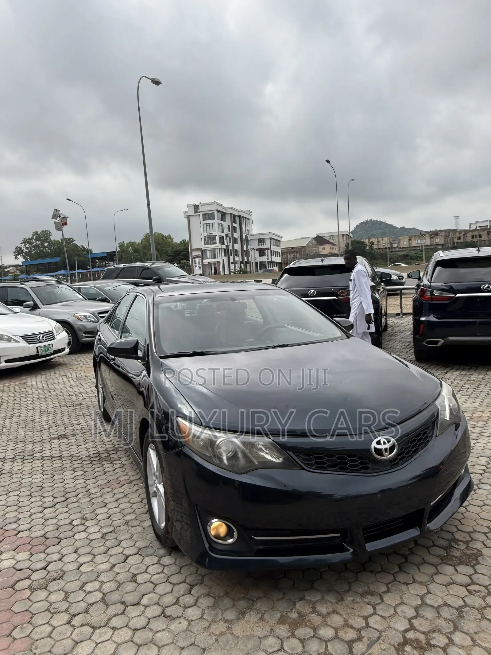 Toyota Camry SE 4dr Sedan (2.5L 4cyl 6A) 2013 Black