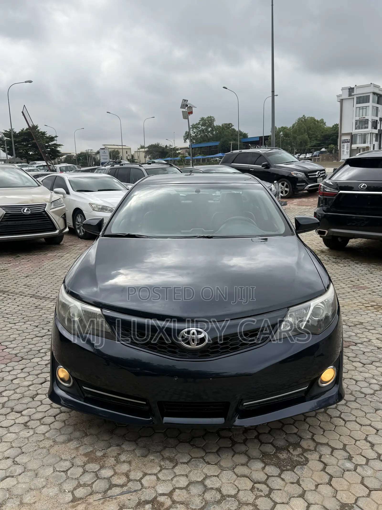 Toyota Camry SE 4dr Sedan (2.5L 4cyl 6A) 2013 Black