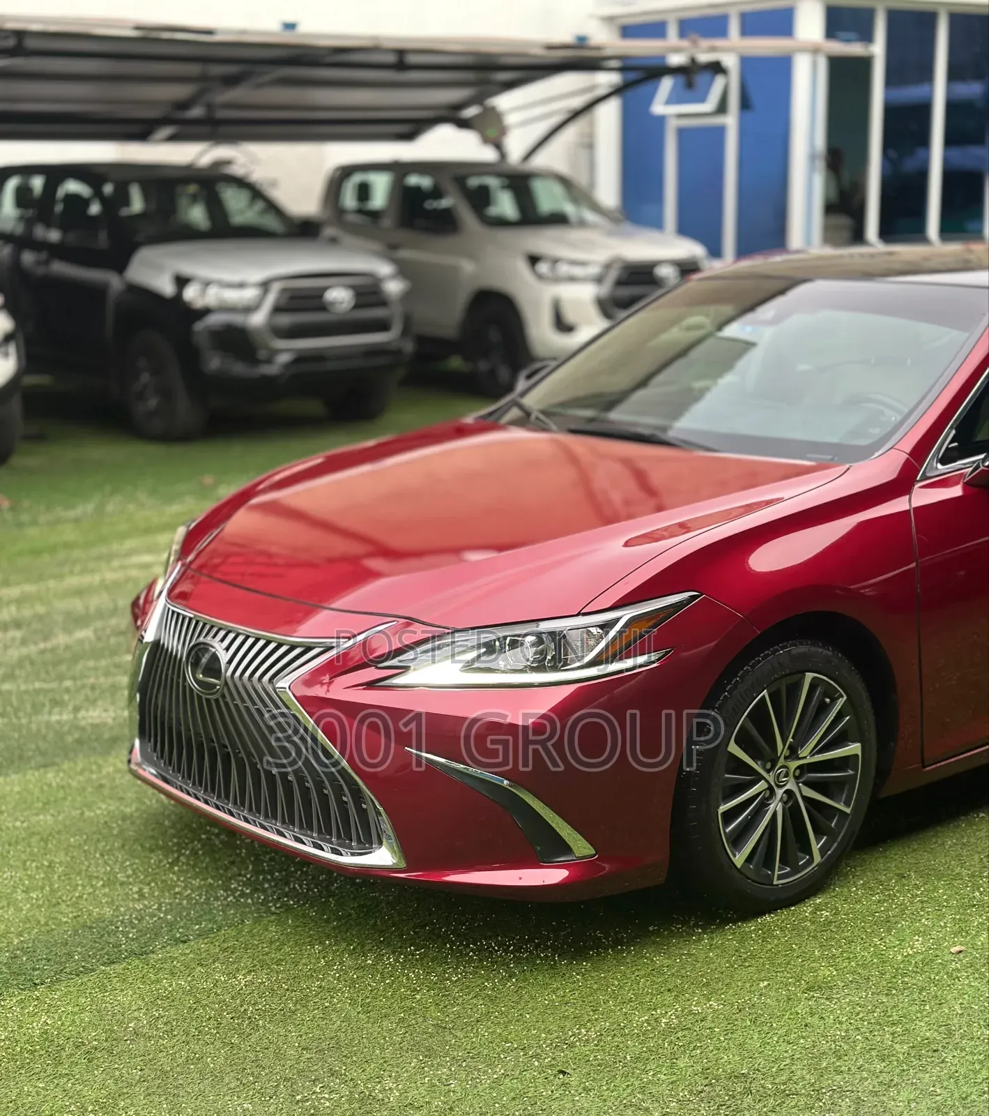 Lexus ES 2022 Red