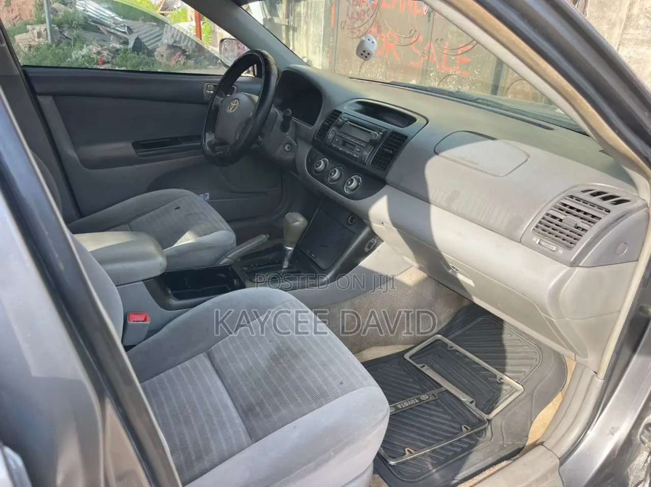 Toyota Camry LE 4dr Sedan (2.4L 4cyl 5A) 2005 Gray