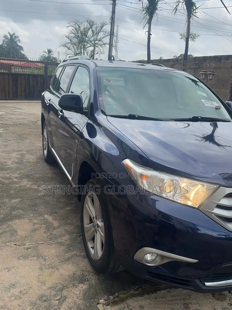 Toyota Highlander Limited 3.5l 4WD 2013 Blue