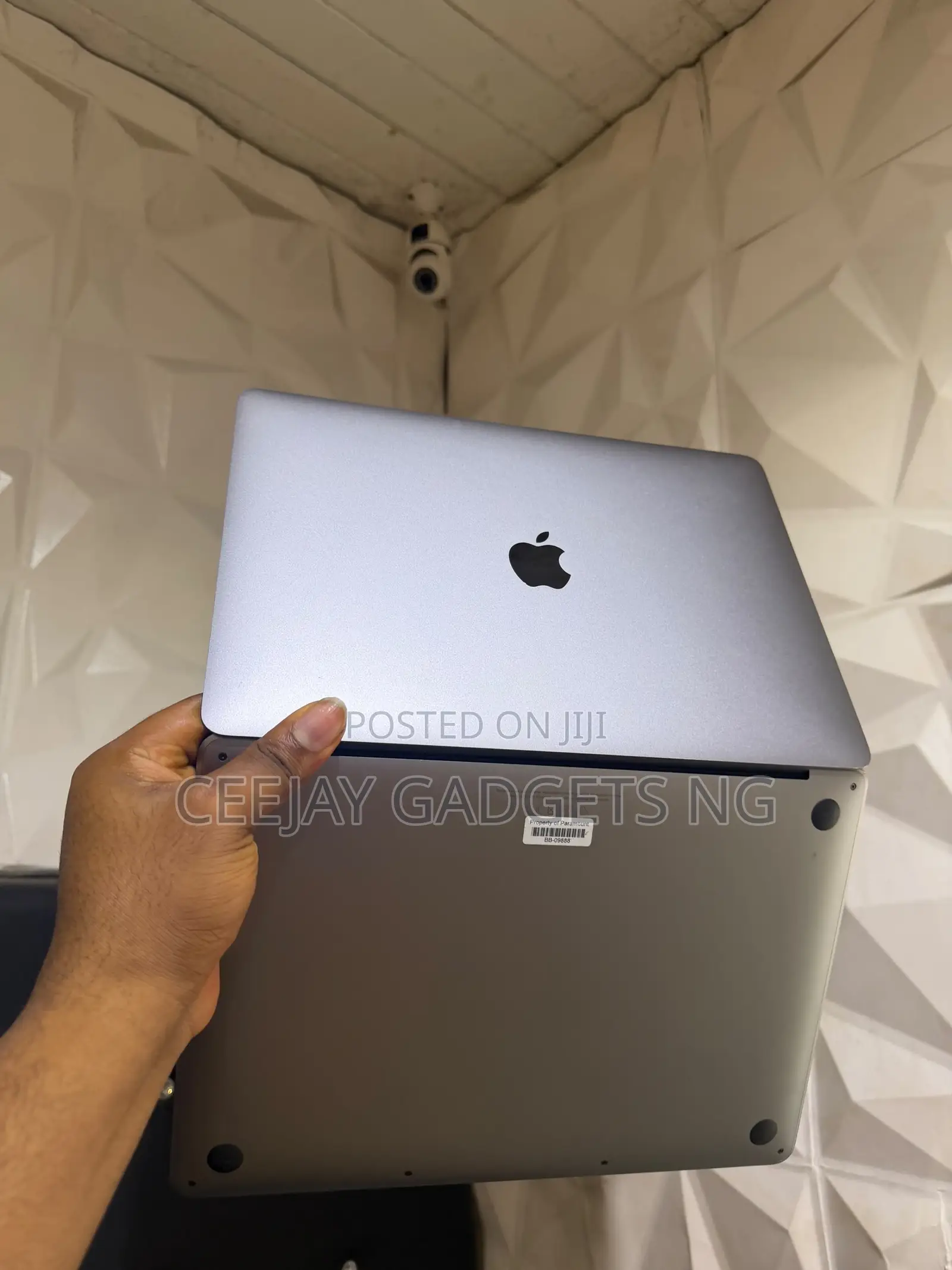 Laptop Apple MacBook Pro 2022 M2 16GB Apple M2 SSD 512GB