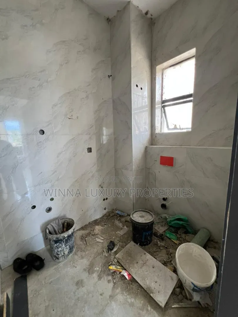 5bdrm Duplex in Around Godab Axis, Life Camp for rent