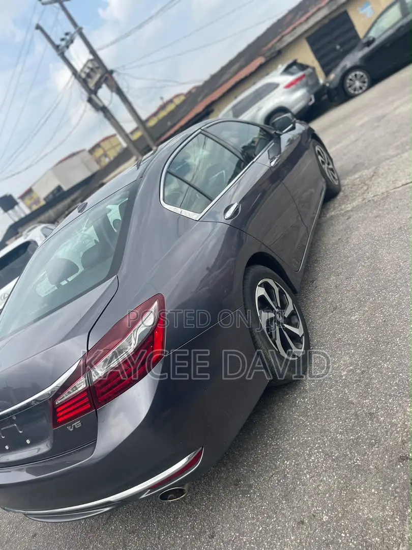 Honda Accord EX-L V-6 4dr Sedan FWD (3.5L 6cyl 6A) 2016 Gray