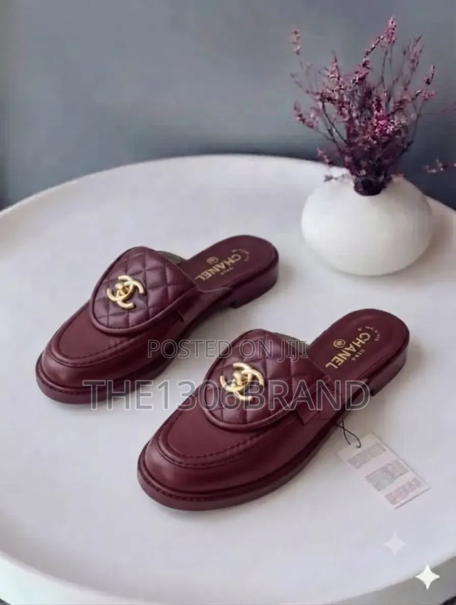 Women's Luxury Quilted Slip-on Loafers – Elegant Flat Mule Shoes