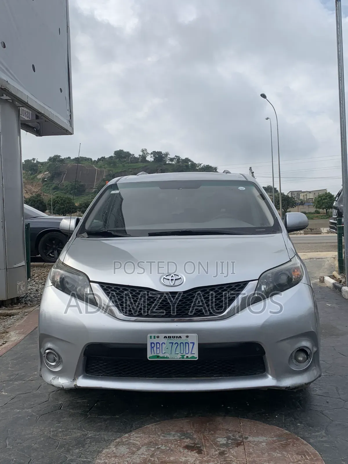 Toyota Sienna 2012 Silver