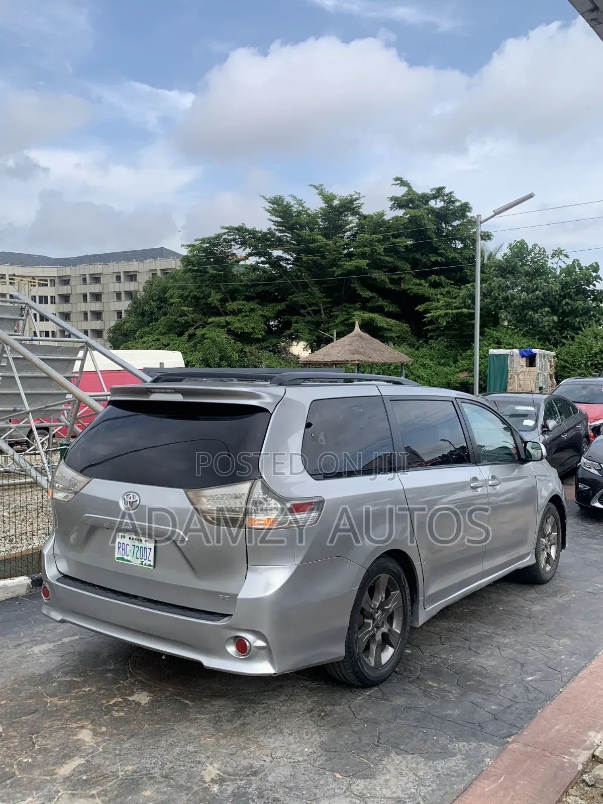 Toyota Sienna 2012 Silver