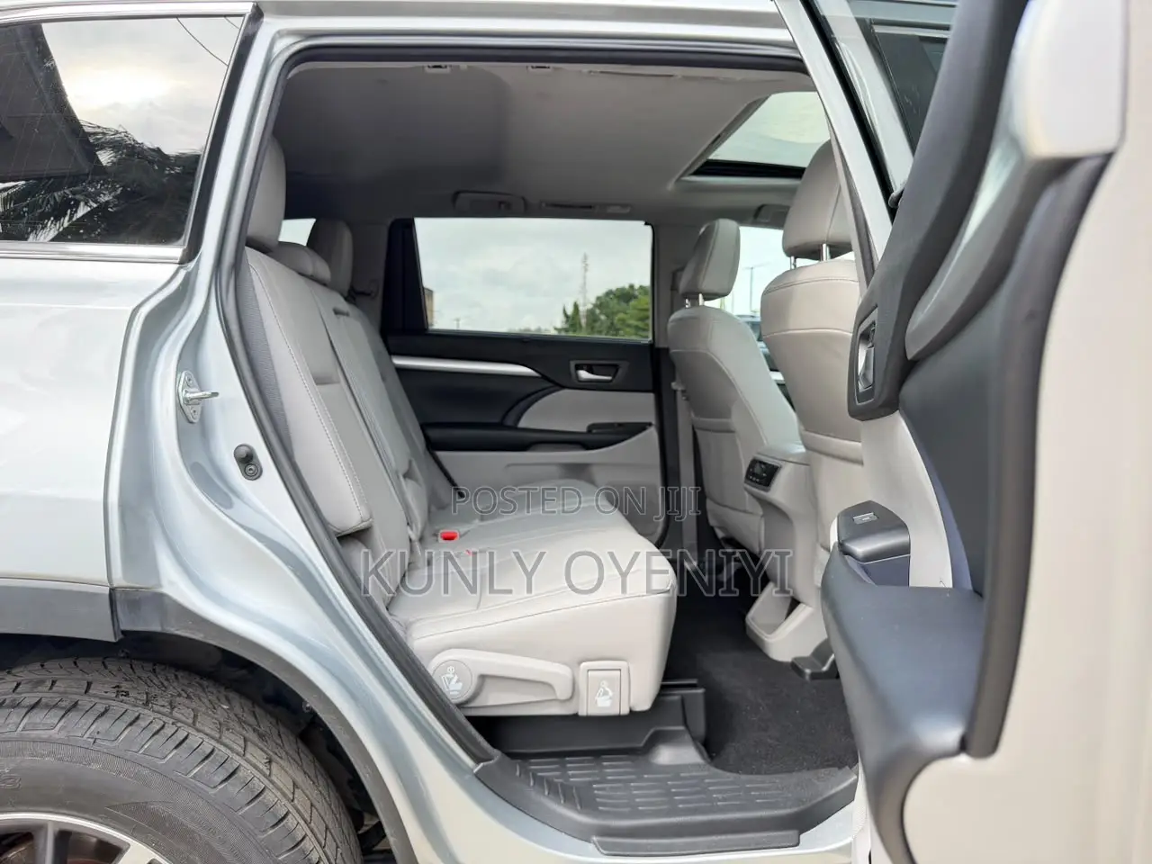 Toyota Highlander XLE 4x2 V6 (3.5L 6cyl 8A) 2018 Silver
