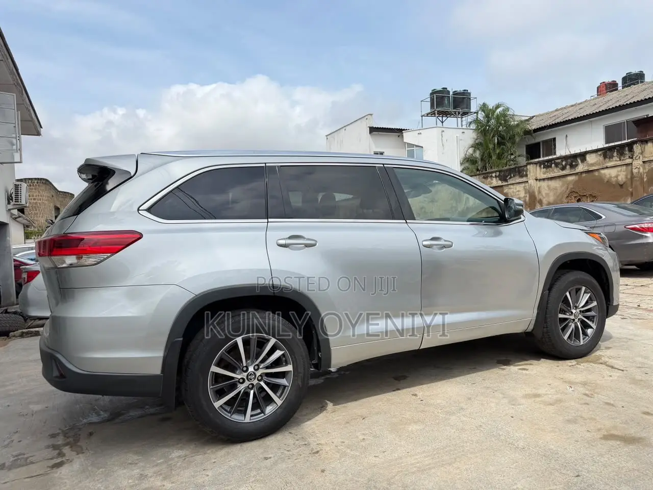 Toyota Highlander XLE 4x2 V6 (3.5L 6cyl 8A) 2018 Silver