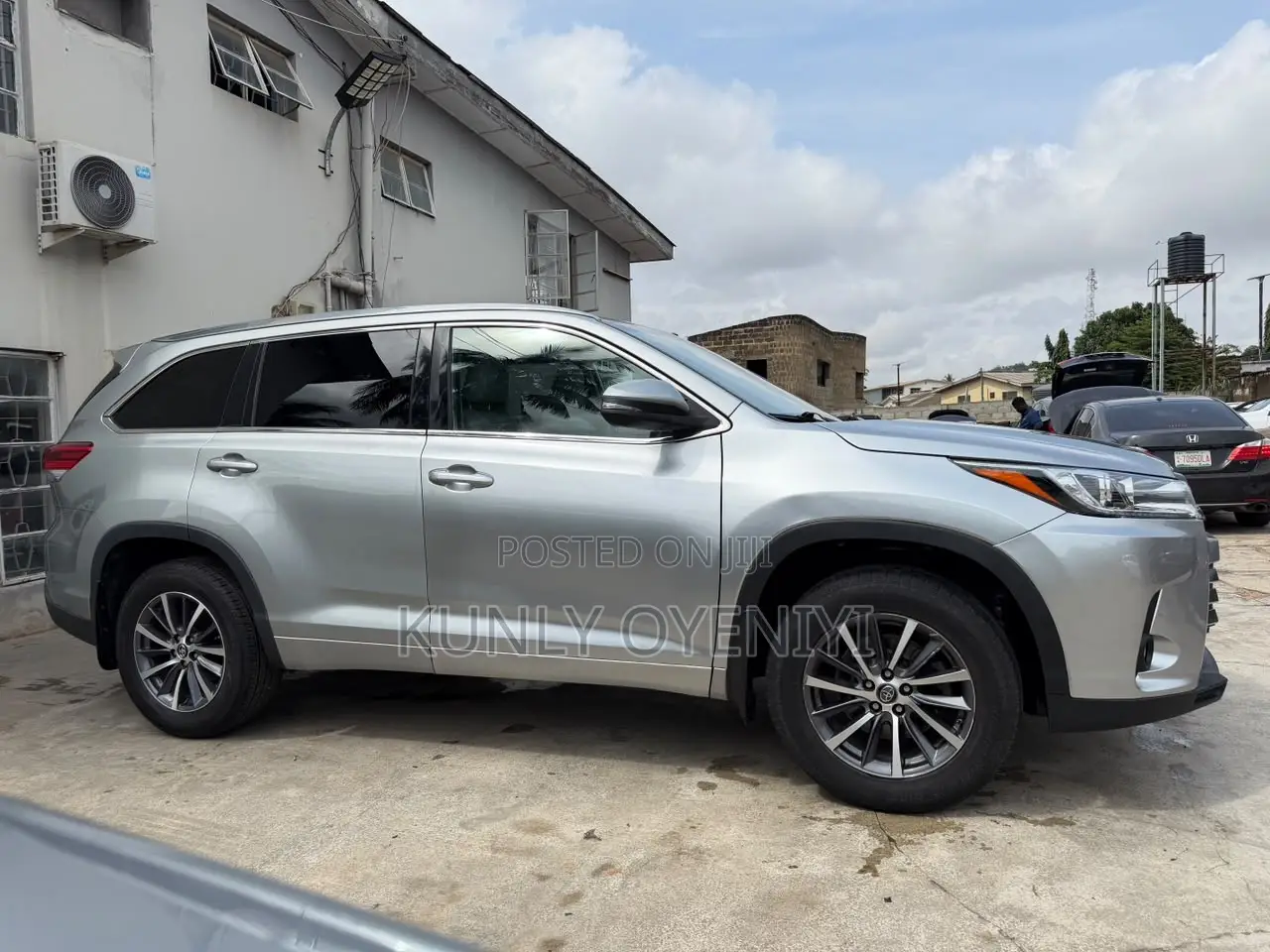 Toyota Highlander XLE 4x2 V6 (3.5L 6cyl 8A) 2018 Silver