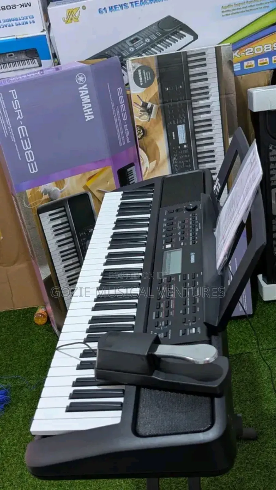 Yamaha Piano PSR -E383 With Sustain Pedal for Piano