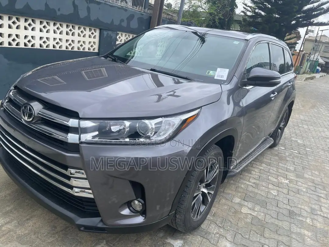 Toyota Highlander XLE V6 4x2 (3.5L 6cyl 6A) 2016 Gray