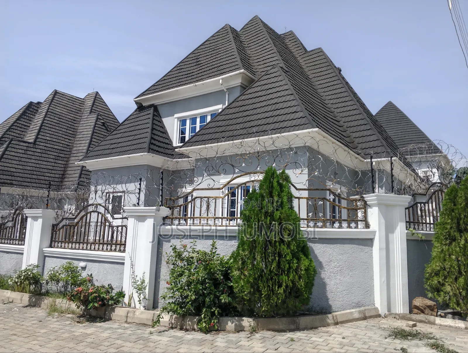 4bdrm Penthouse in Angel-Martin Estate, FHA for sale