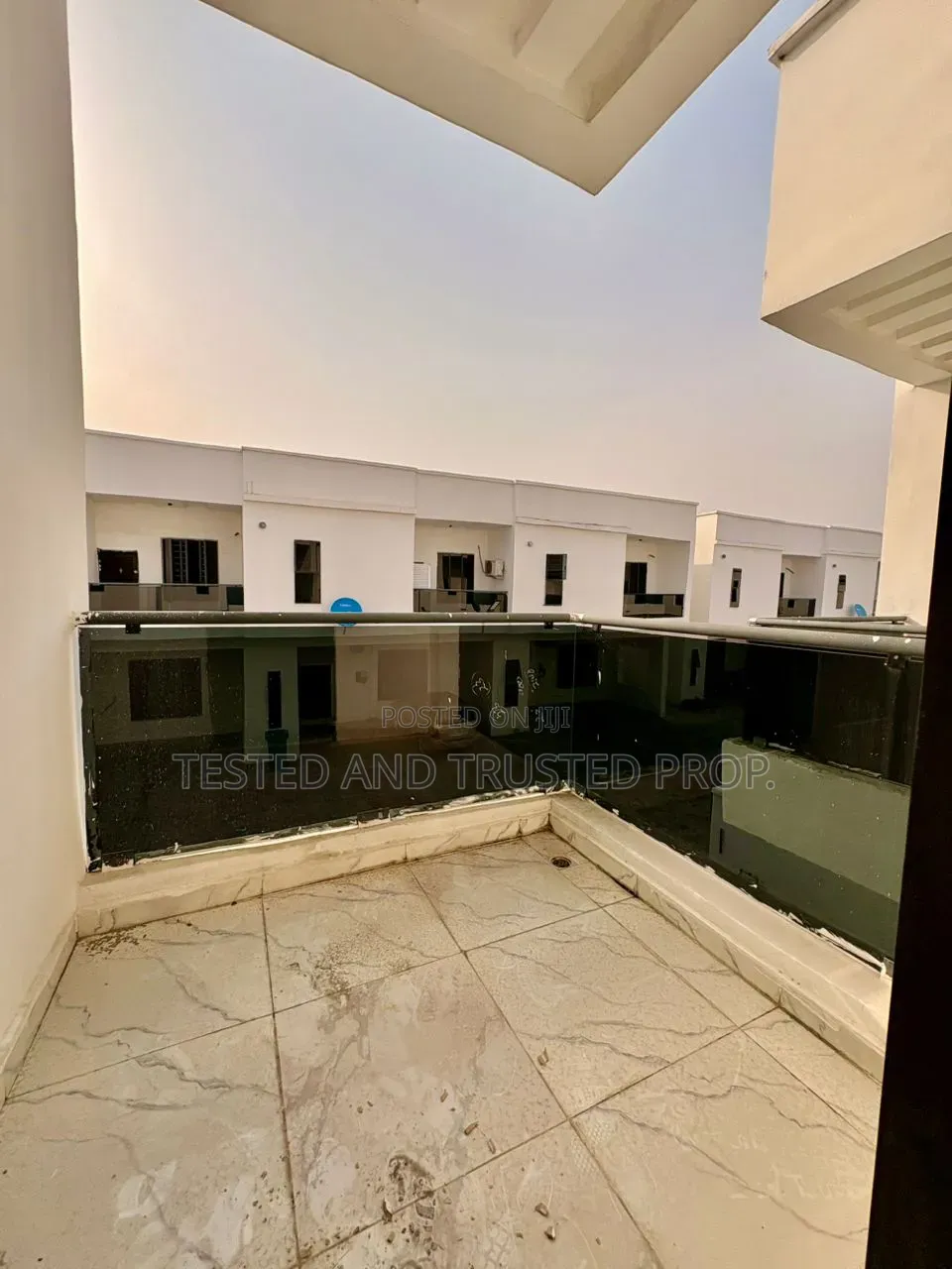 4bdrm Duplex in Orchid Road, Chevron for sale