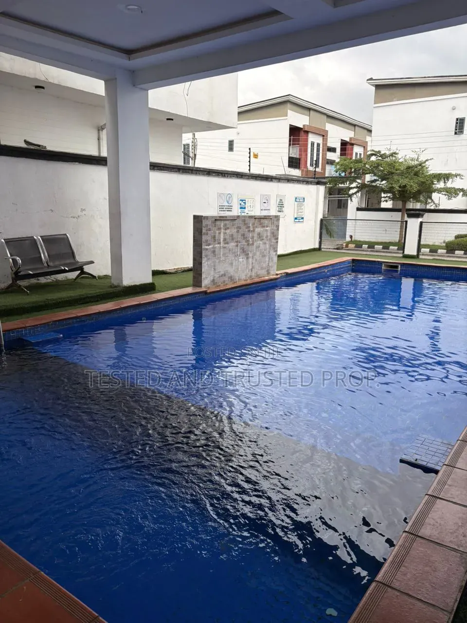 4bdrm Duplex in Orchid Road, Chevron for sale