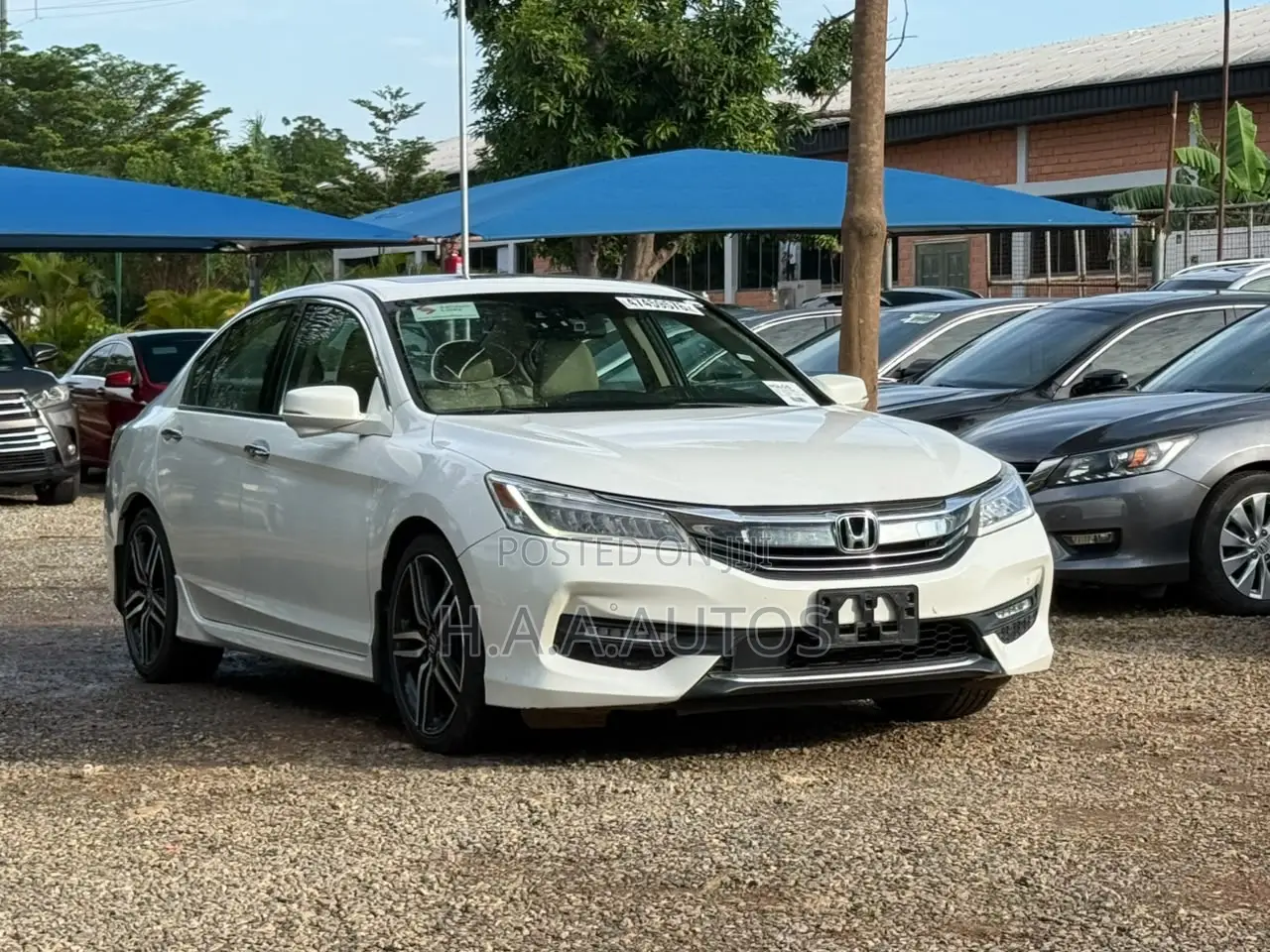 Honda Accord Touring 4dr Sedan FWD (3.5L 6cyl 6A) 2016 White