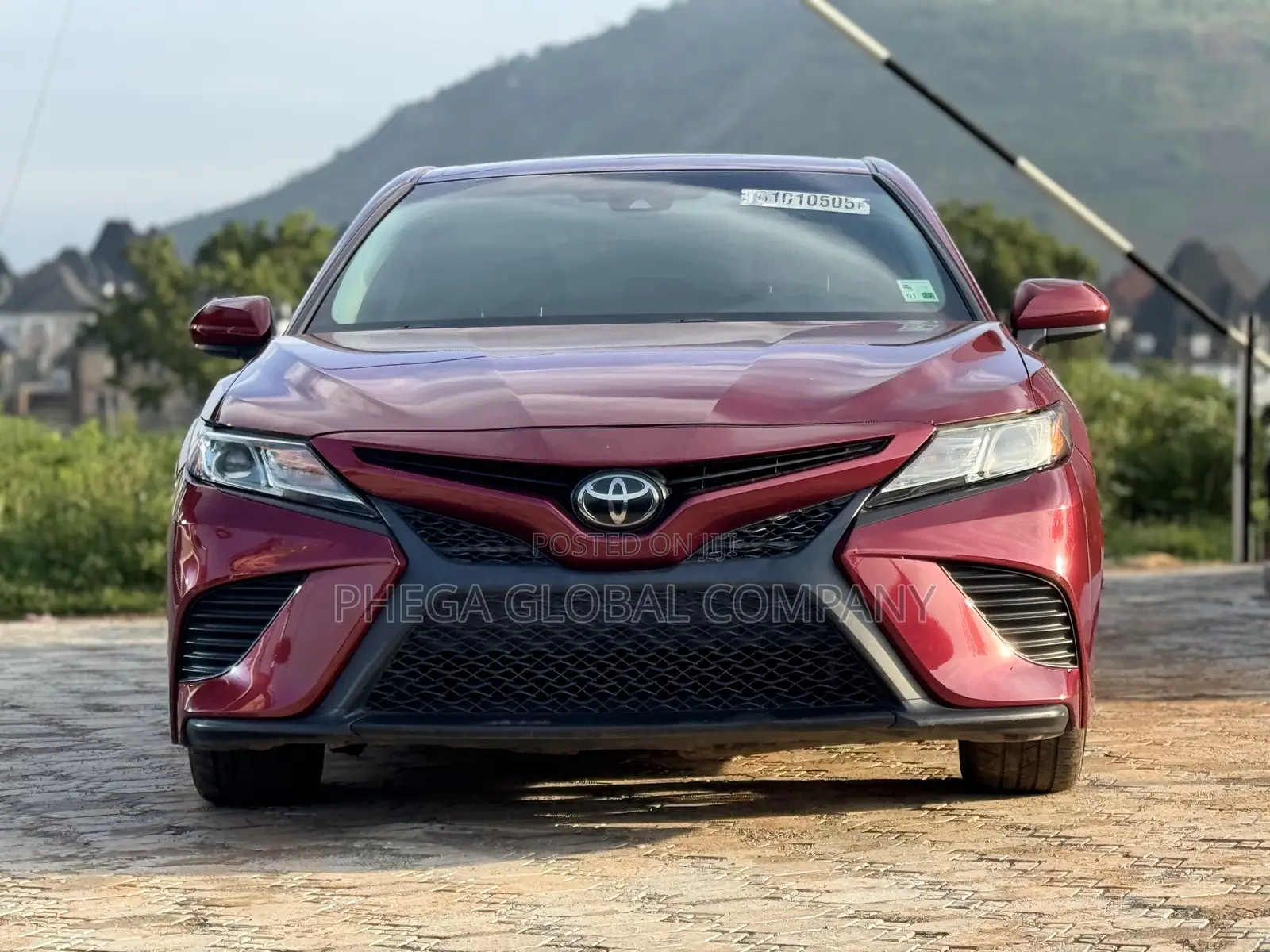 Toyota Camry SE FWD (2.5L 4cyl 8AM) 2018 Red