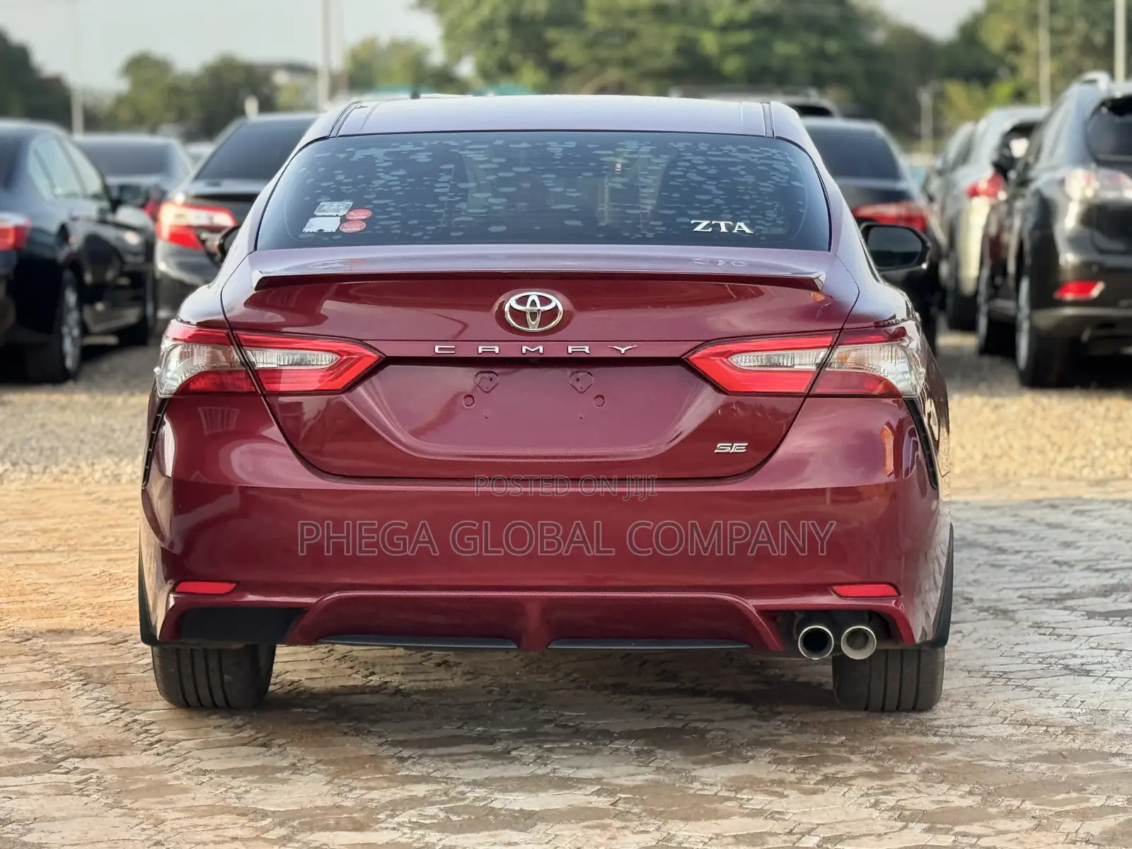 Toyota Camry SE FWD (2.5L 4cyl 8AM) 2018 Red