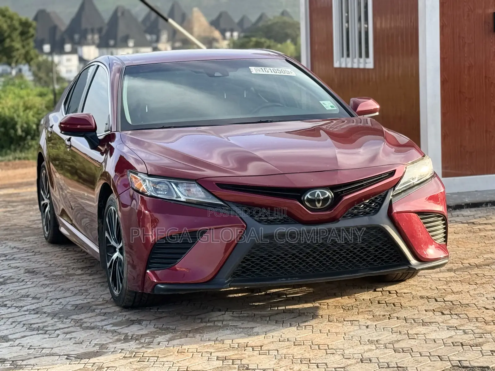 Toyota Camry SE FWD (2.5L 4cyl 8AM) 2018 Red