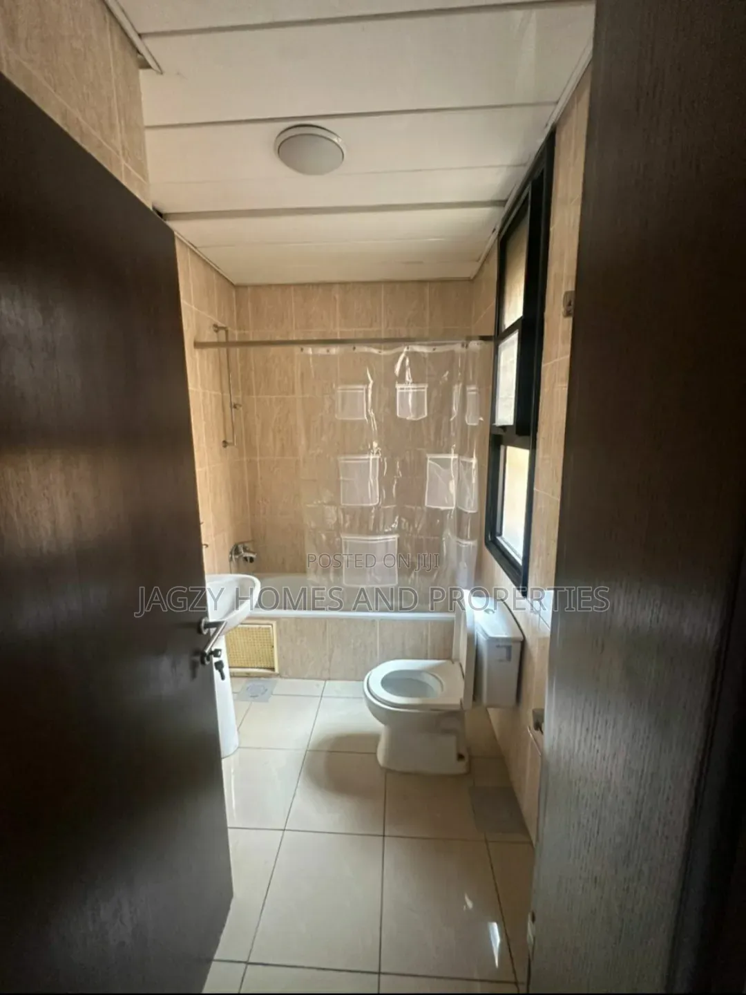 4bdrm Penthouse in Ocean Parade Estate, Banana Island for rent