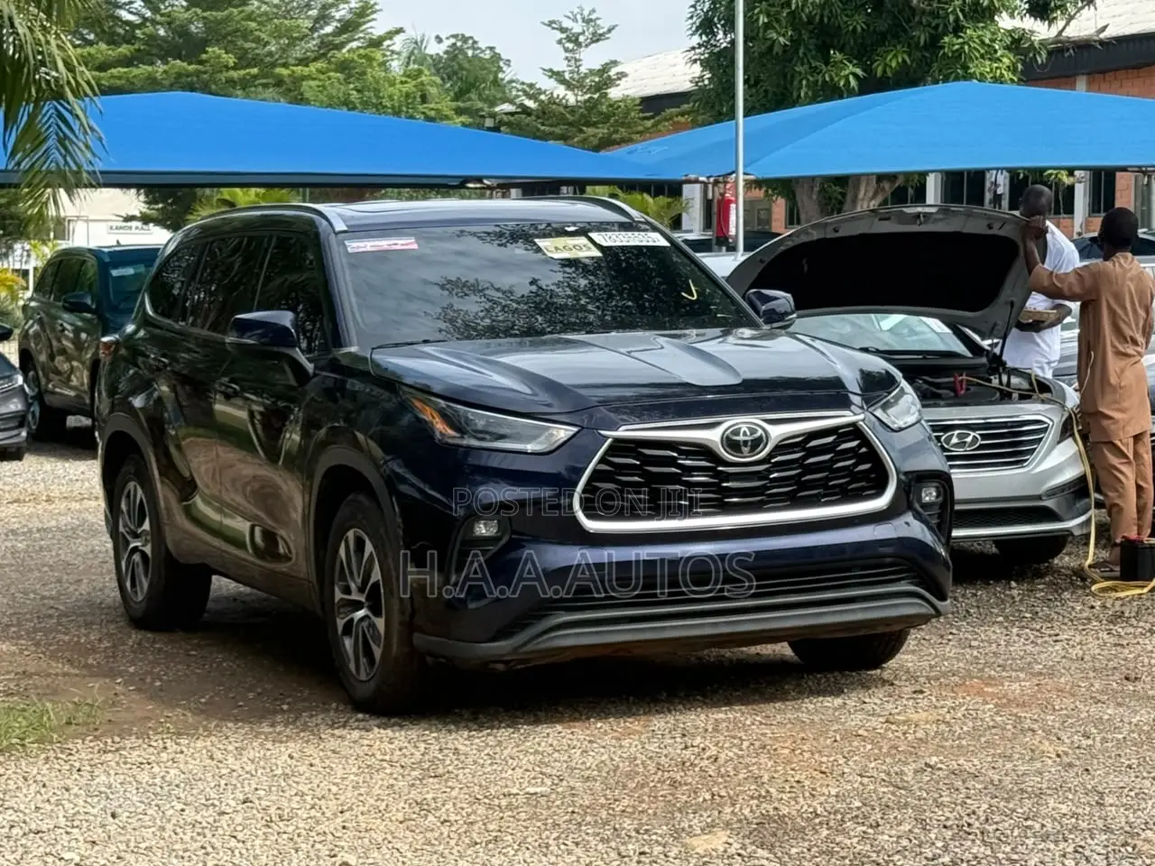 Toyota Highlander XLE 2021 Blue