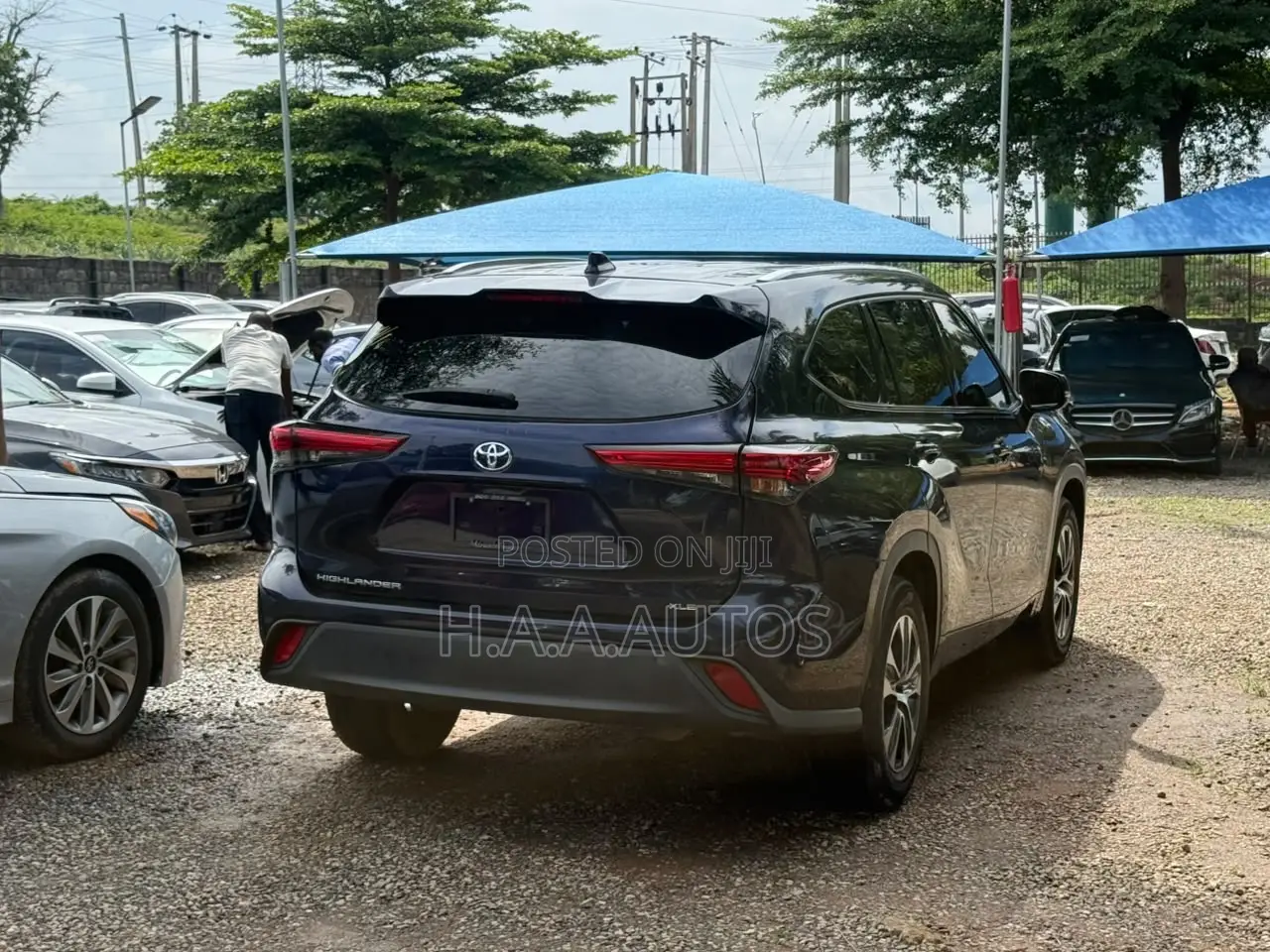 Toyota Highlander XLE 2021 Blue