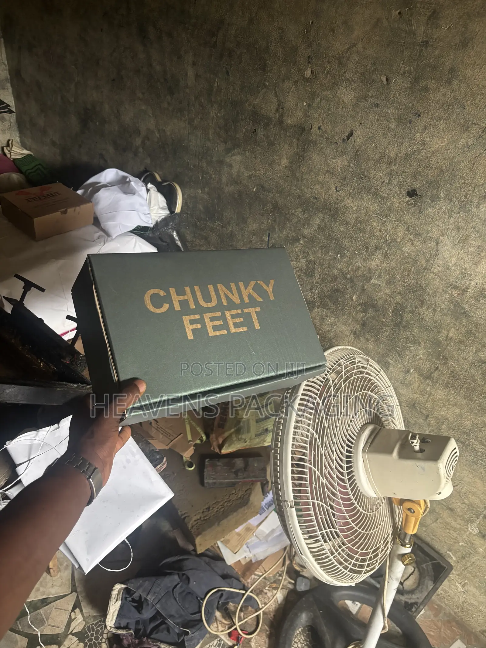 14 by 9 by 5 Shoe Box Carton