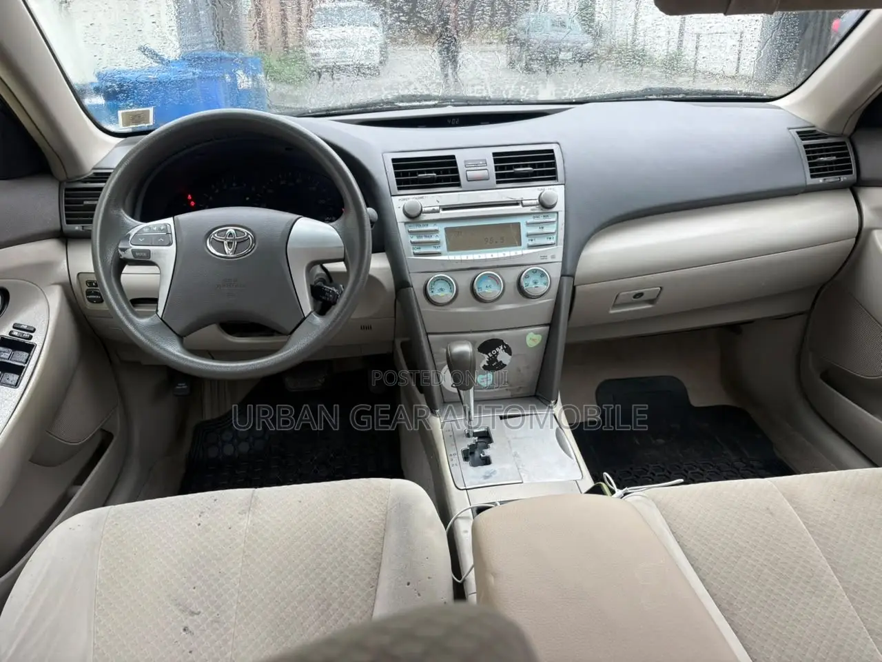 Toyota Camry LE 4dr Sedan (2.4L 4cyl 5A) 2009 Gold
