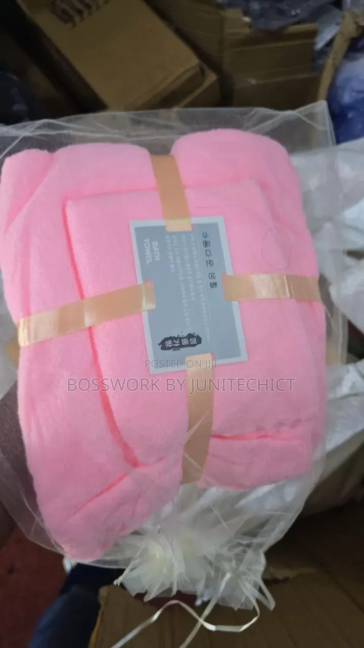 2 in 1 Bath Towel – Super Soft Highly Absorbent (70 × 140cm)