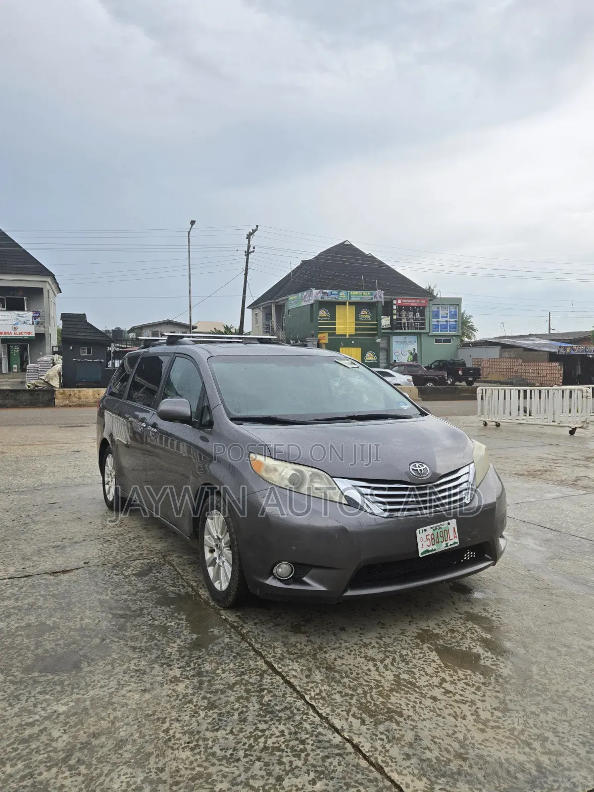 Toyota Sienna Limited AWD 7-Passenger 2013 Gray